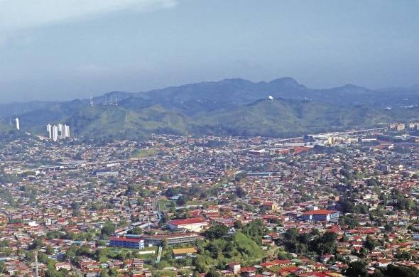 En el área metropolitana no se han elaborado planes de ordenamiento territorial ambiental y la mayoría de los corregimientos carece de planes de ordenamiento urbano locales. Todo esto constituye obstáculos para el logro de una ciudad más resiliente.